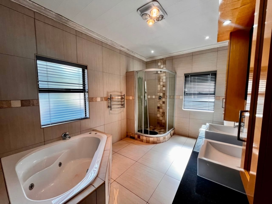 To Let 3 Bedroom Property for Rent in Cashan North West